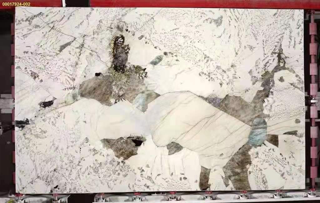 巴西奢石 白底潘多拉(圖1)